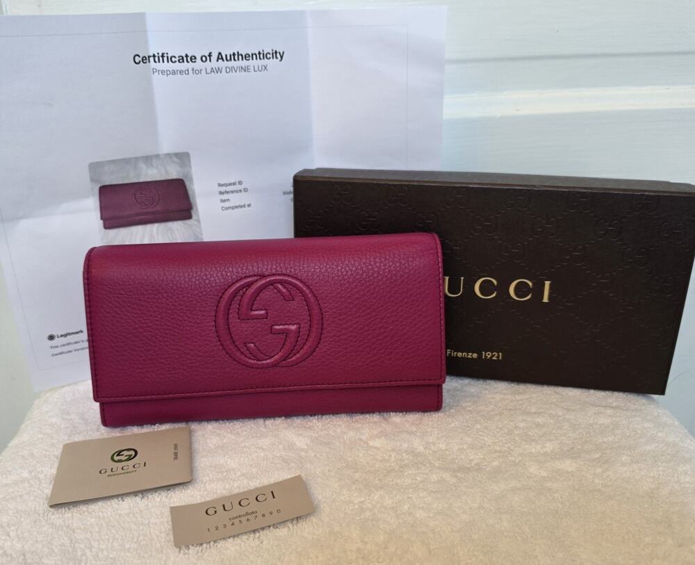 Gucci Women’s Pink Solid Wallet Snap Flap Box, enclosures COA